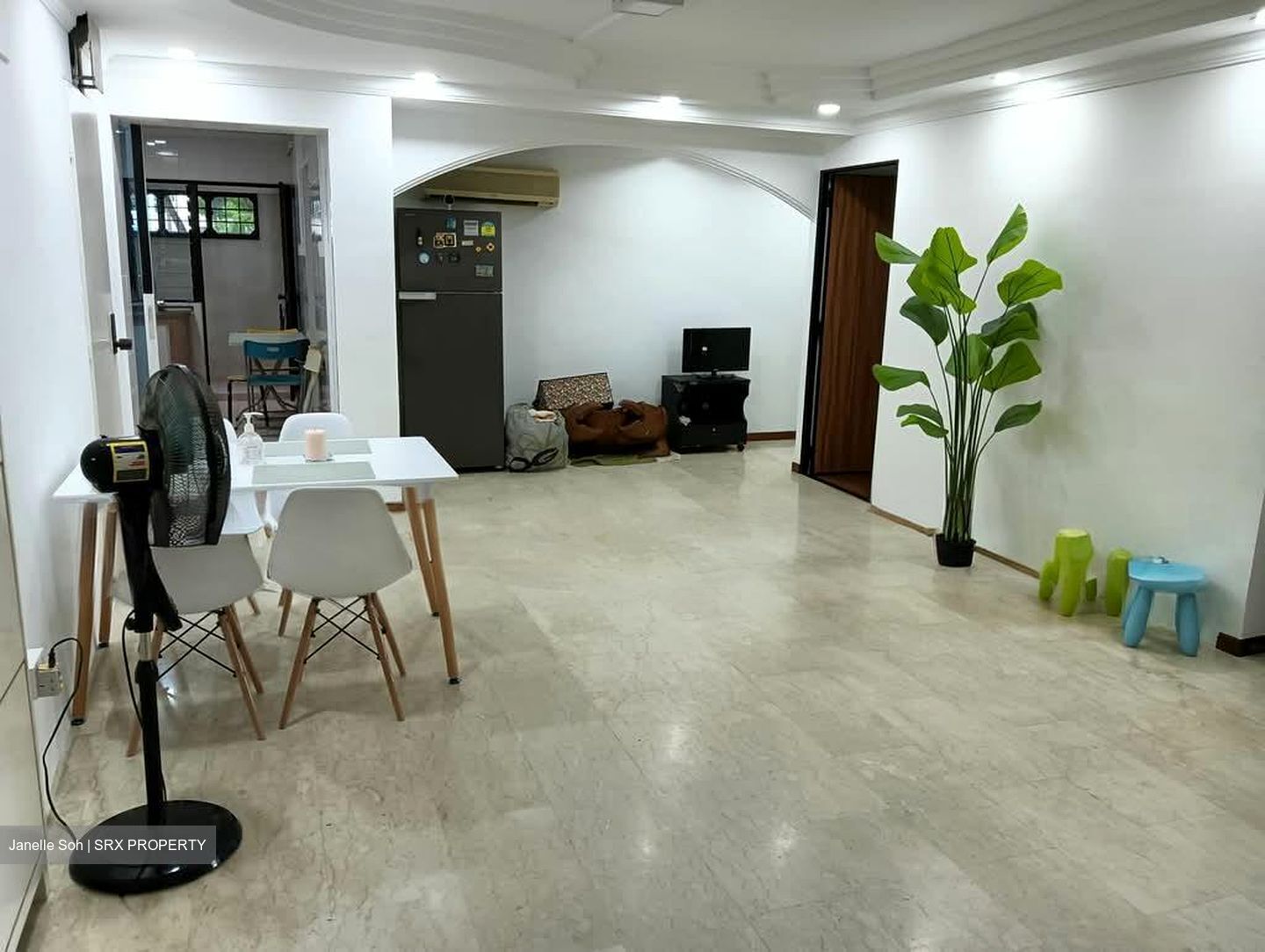 Blk 960 Hougang Avenue 9 (Hougang), HDB Executive #565815701